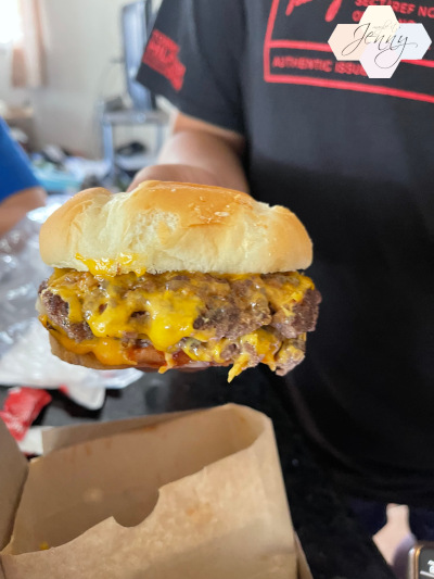 Mr. Beast Burger – Honolulu, HI